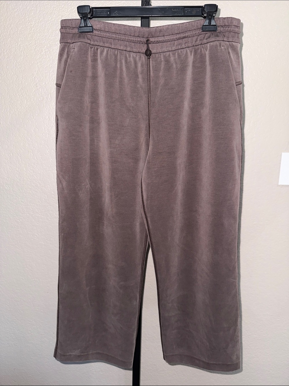 Lululemon Softstreme Wide Leg Pants Cropped size 10